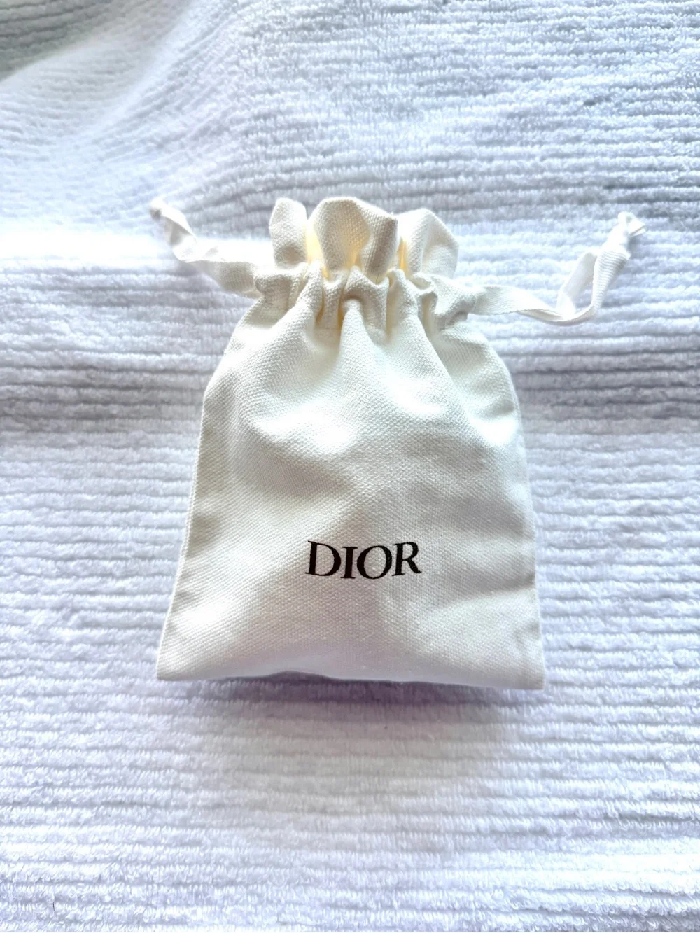 Dior Rosy Glow in shade 004 Coral BN (with flaw) + Dust Bag Discontinued Shade